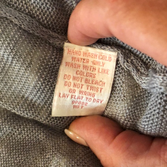 🍁3/$25🍁 Crochet Back sleeveless Cardigan/Vest - Picture 11 of 12